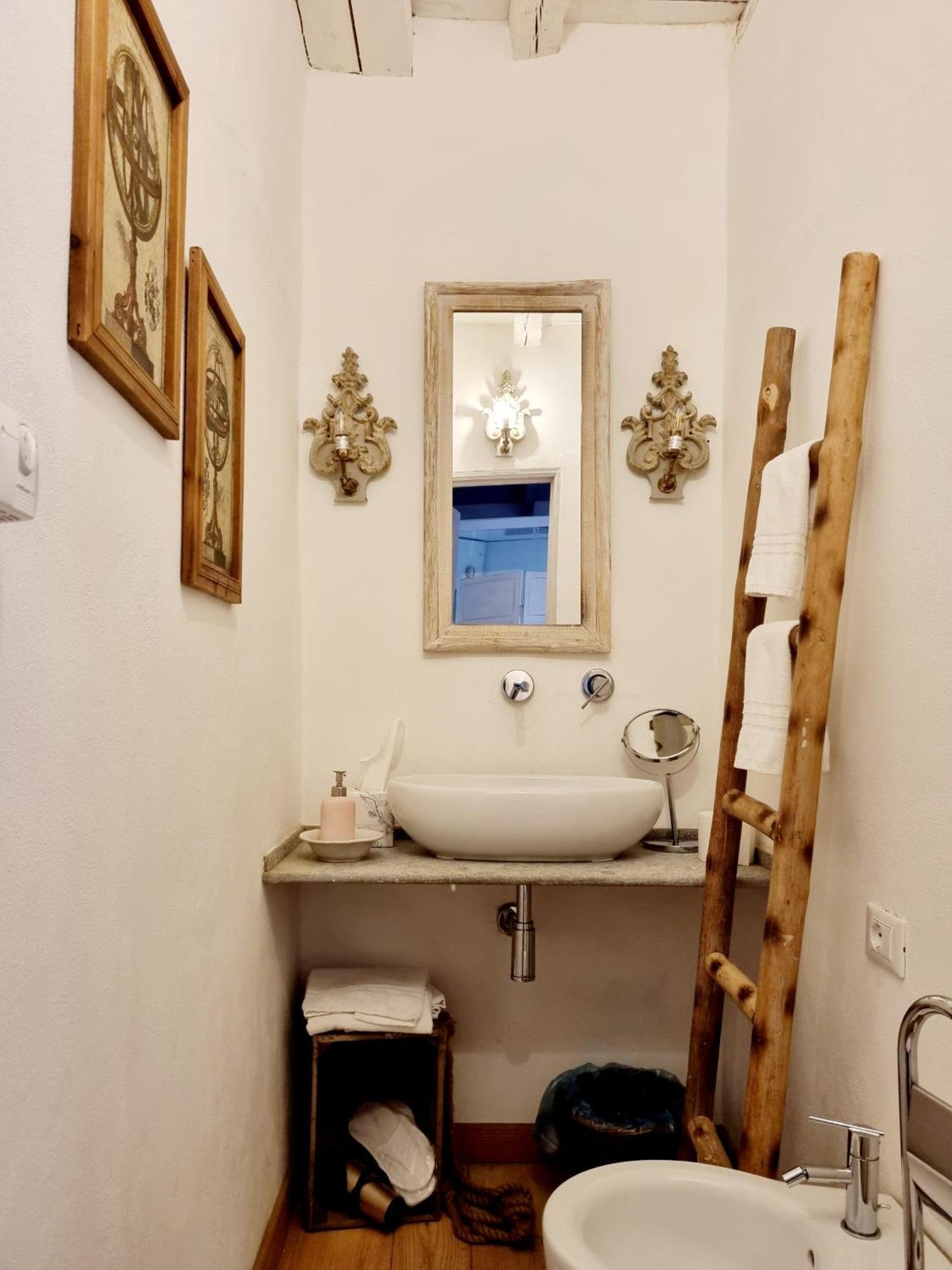 パヴィーア Le Stanze Del Cardinale Bed & Breakfast エクステリア 写真